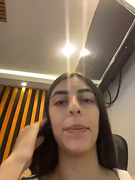 cristel 17 online show from June 7, 2026, 9:42 pm