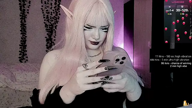 strawberry elfcat online show from May 29, 2026, 1:33 am