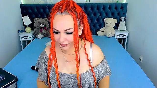 Snapshot of RedHeadBridget chatting on September 23, 2025, 5:03 am RedHeadBridget online show from September 23, 2025, 5:03 am