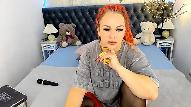 Snapshot of RedHeadBridget chatting on October 2, 2025, 5:11 am RedHeadBridget online show from October 2, 2025, 5:11 am