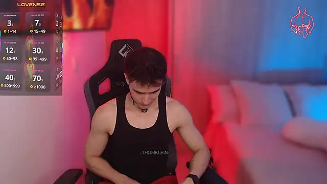 Snapshot of thomklein chatting on February 12, 2026, 7:24 pm thomklein online show from February 12, 2026, 7:24 pm