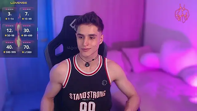 Snapshot of thomklein chatting on February 4, 2026, 7:09 pm thomklein online show from February 4, 2026, 7:09 pm