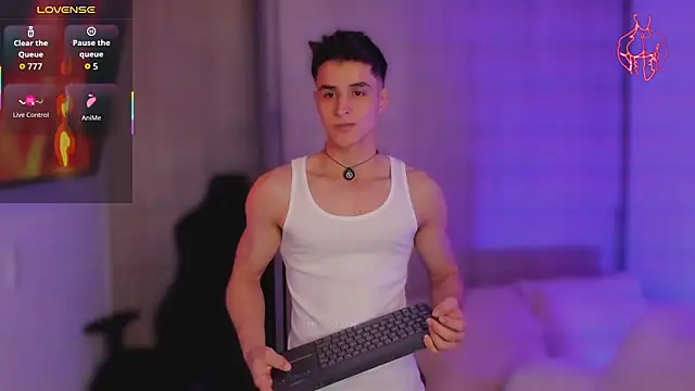 Snapshot of thomklein chatting on February 5, 2026, 7:53 pm thomklein online show from February 5, 2026, 7:53 pm