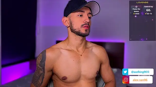 AxelKing1326 online show from October 21, 2025, 10:42 pm