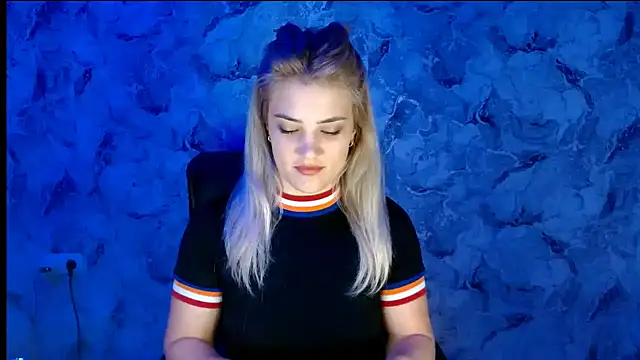 Snapshot of nika_gold1 chatting on September 30, 2025, 2:34 pm nika gold1 online show from September 30, 2025, 2:34 pm