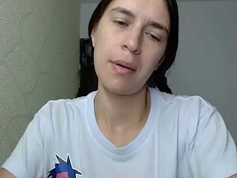 Snapshot of linda92astro chatting on October 29, 2025, 12:04 pm linda92astro online show from October 29, 2025, 12:04 pm