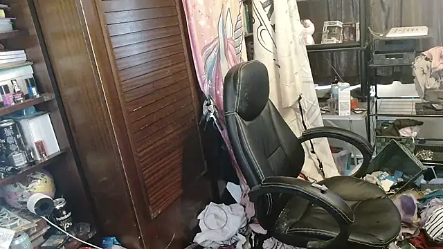 Ombeline1 online show from April 10, 2026, 8:10 am