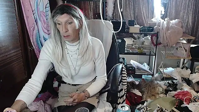 Ombeline1 online show from October 19, 2025, 12:08 pm