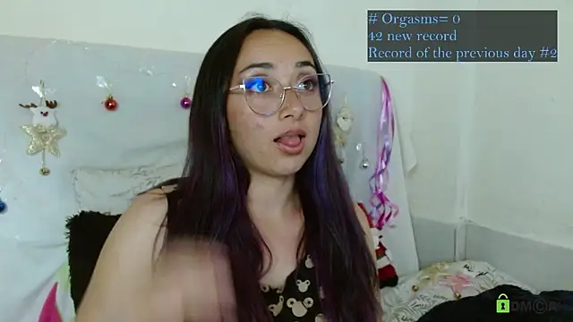 Hot Candy  online show from December 19, 2025, 2:59 am