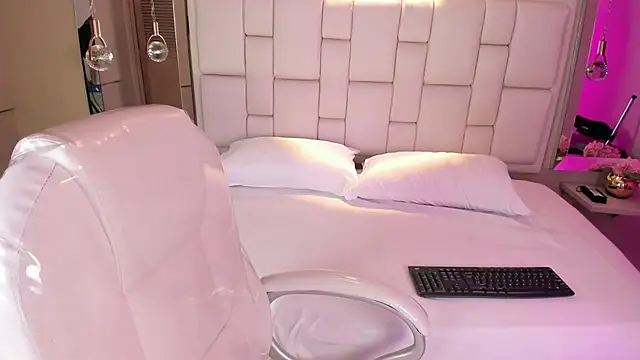 Biancax  online show from February 15, 2026, 4:13 am