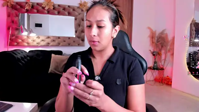 AmelyaMann online show from July 19, 2026, 12:57 pm