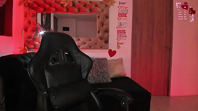 AmelyaMann online show from February 25, 2026, 1:44 pm