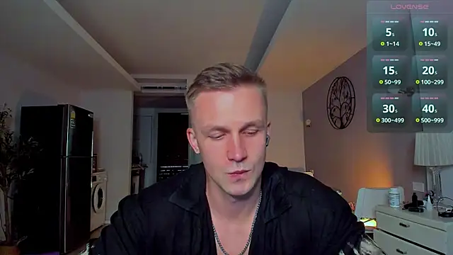 Snapshot of Samuel_Andrew chatting on May 5, 2026, 8:06 am Samuel Andrew online show from May 5, 2026, 8:06 am