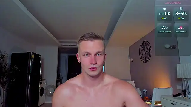 Snapshot of Samuel_Andrew chatting on May 6, 2026, 3:32 am Samuel Andrew online show from May 6, 2026, 3:32 am