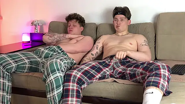 Snapshot of twoguyspleasure chatting on March 3, 2025, 6:13 pm twoguyspleasure online show from March 3, 2025, 6:13 pm