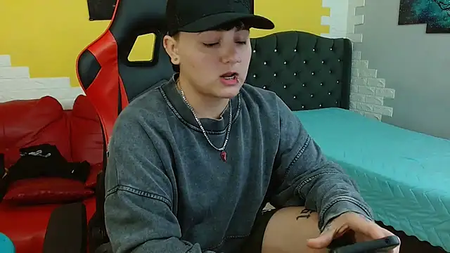 isabeautyx19 online show from November 11, 2025, 1:44 am