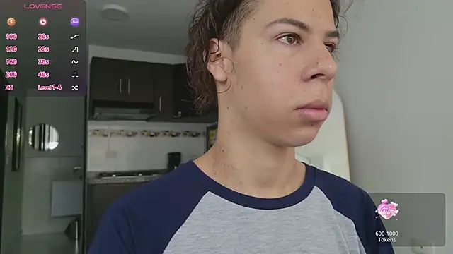 Snapshot of grey___27 chatting on February 26, 2026, 11:32 am grey 27 online show from February 26, 2026, 11:32 am