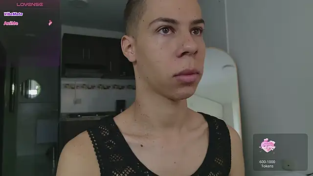 Snapshot of grey___27 chatting on February 10, 2026, 11:42 am grey 27 online show from February 10, 2026, 11:42 am