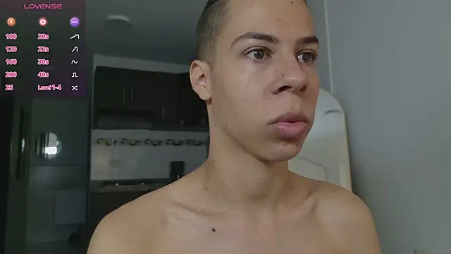 Snapshot of grey___27 chatting on February 12, 2026, 11:21 am grey 27 online show from February 12, 2026, 11:21 am