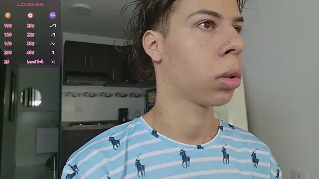 Snapshot of grey___27 chatting on February 25, 2026, 11:43 am grey 27 online show from February 25, 2026, 11:43 am