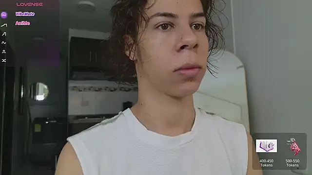 Snapshot of grey___27 chatting on February 3, 2026, 12:10 pm grey 27 online show from February 3, 2026, 12:10 pm