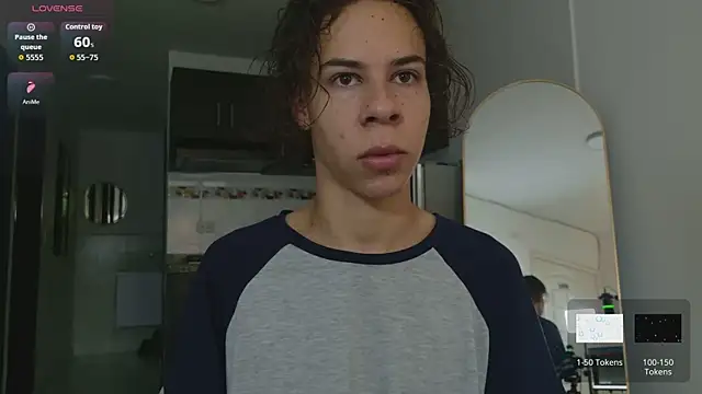 Snapshot of grey___27 chatting on April 6, 2026, 11:33 am grey 27 online show from April 6, 2026, 11:33 am