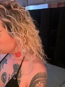 Bonnie vega online show from November 7, 2025, 8:46 pm