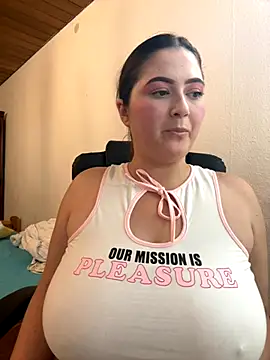 Kamilla Loop online show from October 21, 2025, 7:35 pm