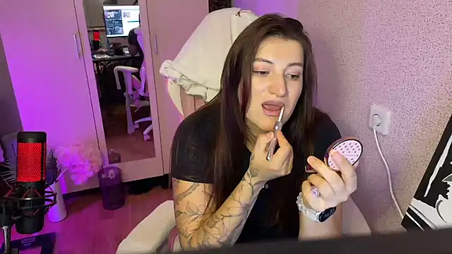 Snapshot of Katrin__kiss chatting on November 3, 2025, 3:15 pm Katrin kiss online show from November 3, 2025, 3:15 pm