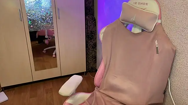 Snapshot of Katrin__kiss chatting on February 3, 2026, 5:29 pm Katrin kiss online show from February 3, 2026, 5:29 pm