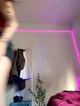 melisabunnny online show from November 3, 2025, 11:36 am