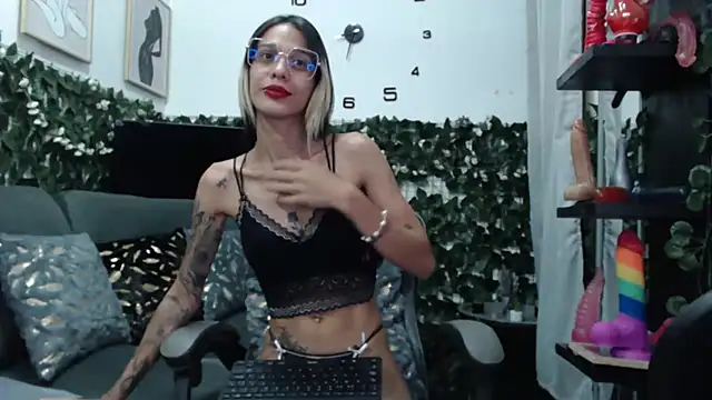 natasha squirt28 online show from May 17, 2026, 12:43 am