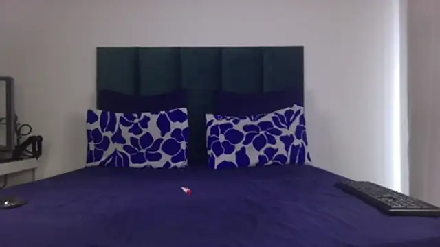 THROATGOATxo online show from December 22, 2025, 7:30 am