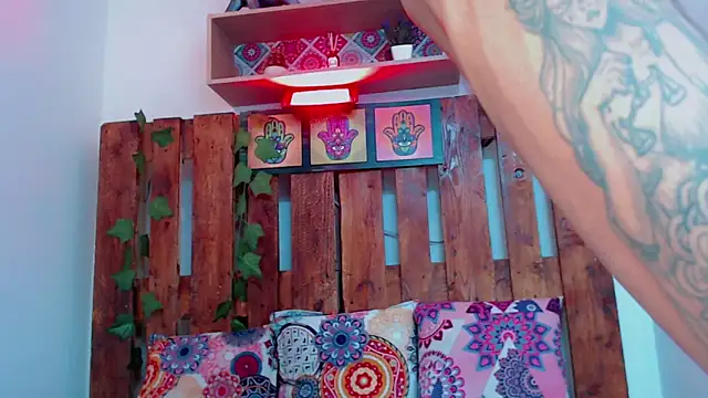 SARA VAL3NTINA  online show from September 9, 2025, 11:25 pm