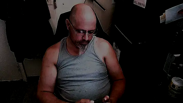 Snapshot of KrazyLegz chatting on May 23, 2026, 6:18 pm KrazyLegz online show from May 23, 2026, 6:18 pm