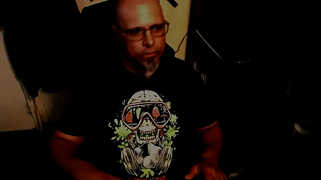 Snapshot of KrazyLegz chatting on May 16, 2026, 6:07 pm KrazyLegz online show from May 16, 2026, 6:07 pm