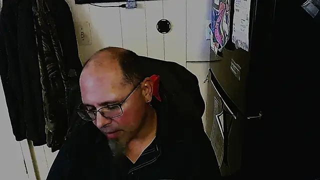 KrazyLegz online show from November 12, 2025, 11:52 pm