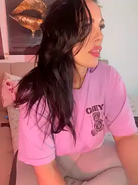 ReiyaRey online show from February 25, 2026, 10:09 pm