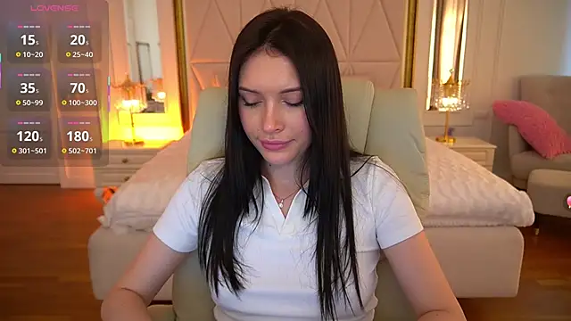 MilaSecrett online show from May 25, 2026, 6:34 am