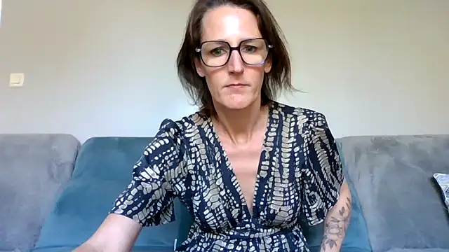 couplesensuel20 online show from April 4, 2026, 10:00 am