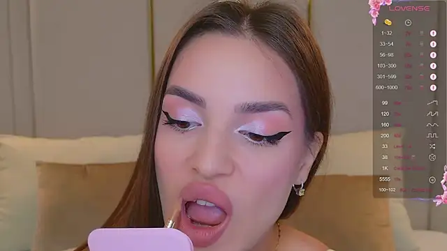 BellaHalles online show from October 18, 2025, 6:04 am