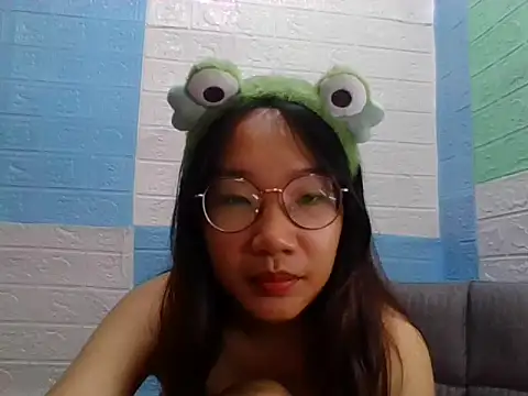 Snapshot of Nanoko chatting on September 30, 2025, 1:28 pm Nanoko online show from September 30, 2025, 1:28 pm