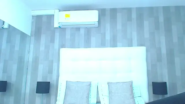 LeahMillerr online show from November 29, 2025, 12:49 pm