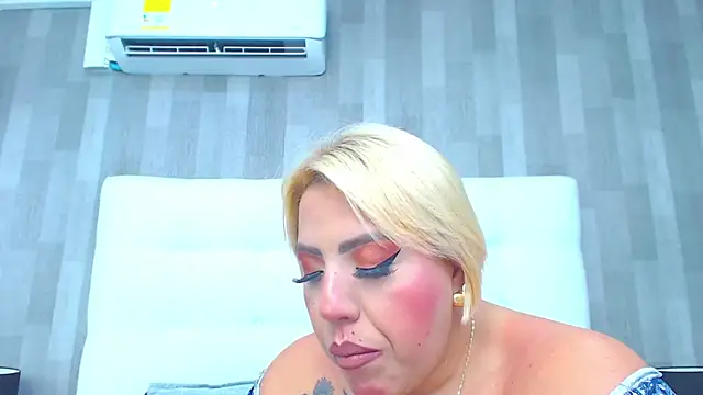 LeahMillerr online show from April 14, 2026, 4:45 pm