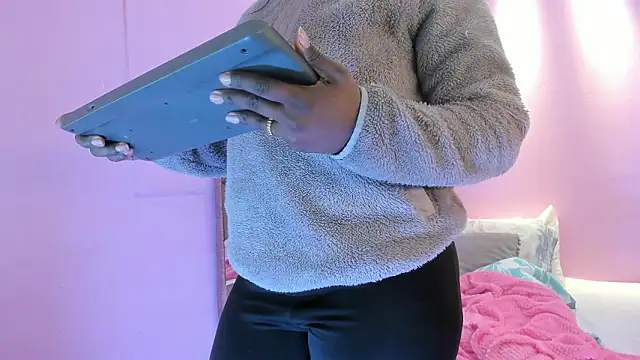 LoveQueen2 online show from February 1, 2026, 11:52 am