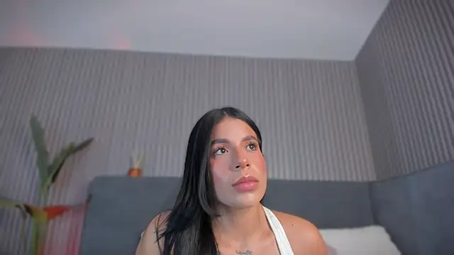 emelie 89 online show from July 23, 2026, 12:57 pm