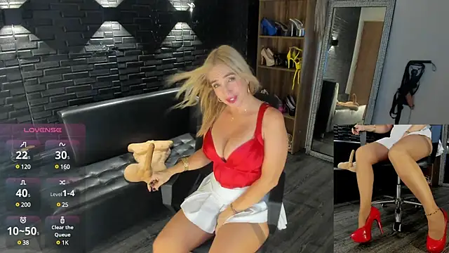 Snapshot of adaa_walker chatting on February 14, 2025, 10:14 pm adaa walker online show from February 14, 2025, 10:14 pm