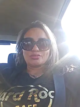 Snapshot of Afroditecash chatting on April 3, 2026, 3:40 pm Afroditecash online show from April 3, 2026, 3:40 pm