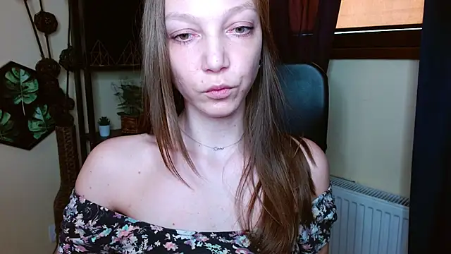 EmillyPlay online show from March 19, 2026, 10:15 am