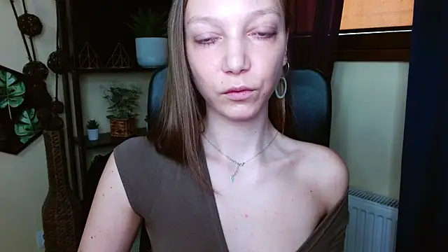 EmillyPlay online show from March 25, 2026, 6:35 am